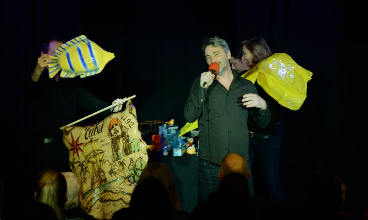 Ratibortheater's tweet photo. #bringdeinding #diegorillas Die Show mit und für dem Wohlstandsmüll! https://t.co/jYnLTBMP8u