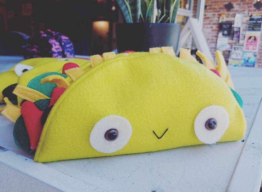 DwellingSpaces's tweet photo. Cuddle Monster tacos are back in stock!! #cuddlemonsters #downtowntulsa #vegantaco #letstacoboutit #tacos https://t.co/B7X65EicHs