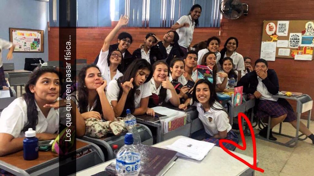 prom69_'s tweet photo. Cuando queríamos pasar física https://t.co/Png1nIrttj