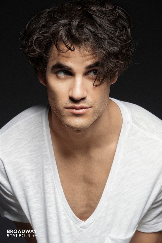 gleeksnumber1's tweet photo. @DarrenCriss happy birthday to the most talented person in the world ! We love you https://t.co/4tWI80USIO