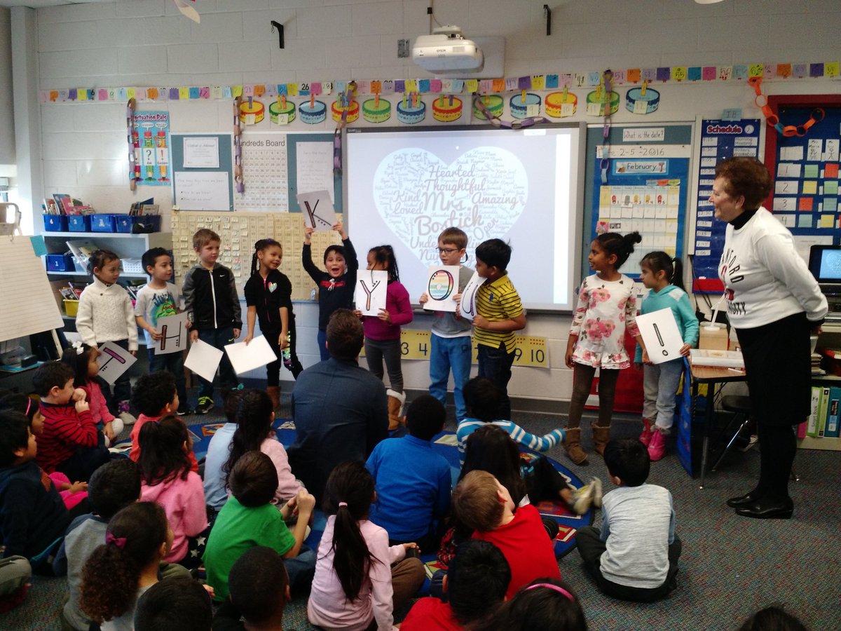 RandolphKStars's tweet photo. oh how the randolph kindergartners love &amp; appreciate mrs. bostick!!! #ranIBstars #APrincipalsDay https://t.co/Grw5jByhmp
