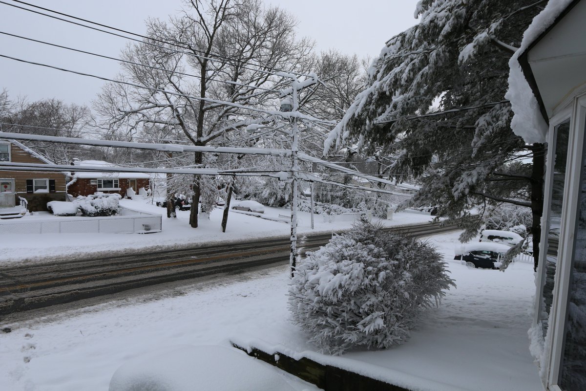 FaZeBlaze's tweet image. I love snow days :)