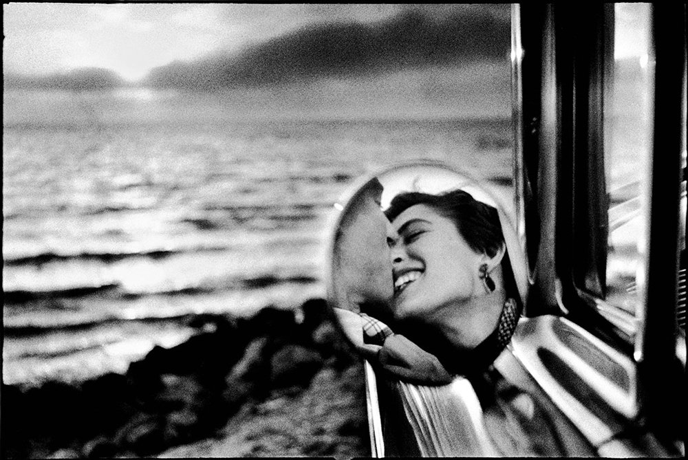 Internazionale's tweet photo. Da Arturo Zavattini e Elliott Erwitt: cinque mostre di fotografia da non perdersi. https://t.co/9a0M0Ag79I https://t.co/Y3Vg02VOuW