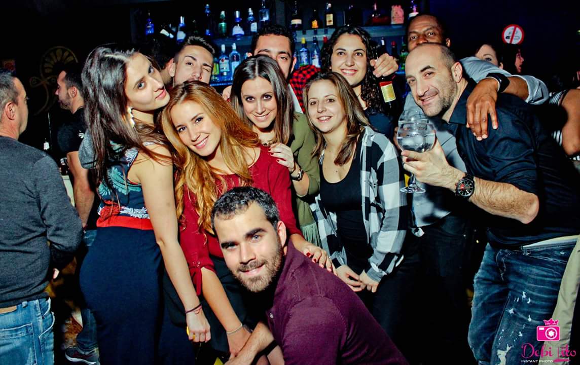 Planes_Valencia's tweet photo. El mejor ambiente de #Valencia como cada #Viernes.....#FoxCongo 😎😎🎉 https://t.co/E6uBmRY3V0
