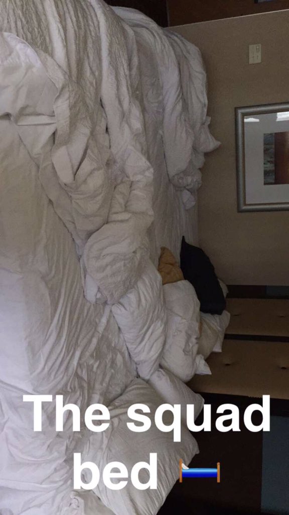 untildawn25's tweet image. @ChristenberryT y&apos;all may have Band Land, but we have a #SquadBed #TeddyChat