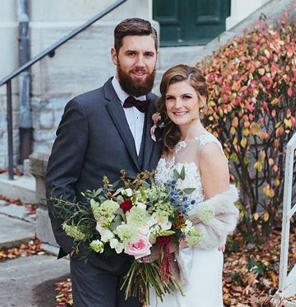 MonarchFlorists's tweet photo. A beautiful November wedding...pics just in! #gardenstyleweddingbouquets #weddingfloristmississauga https://t.co/AAjvMPAhlr