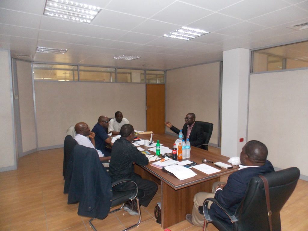 FCIkoroduunited's tweet photo. Ikorodu United board members interviewing top managerial staff....#wekidnot #teamIUFC https://t.co/wg59uZ3K93