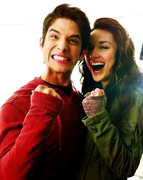 CrystalReed_PL's tweet photo. Zapraszam do nas 💞 #StypaPoPogrzebieAllison https://t.co/nm8IvNsLw3
