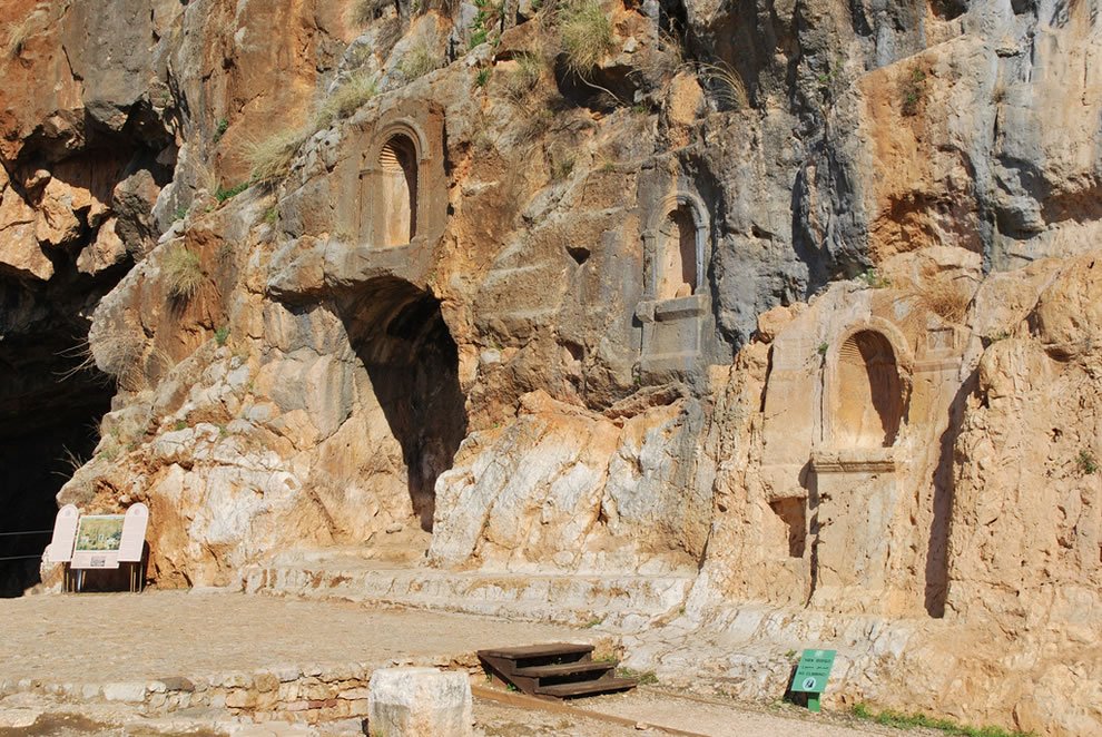 IsraHoly's tweet image. #IsraelDaily Caesaria! The site of Peter's confession.