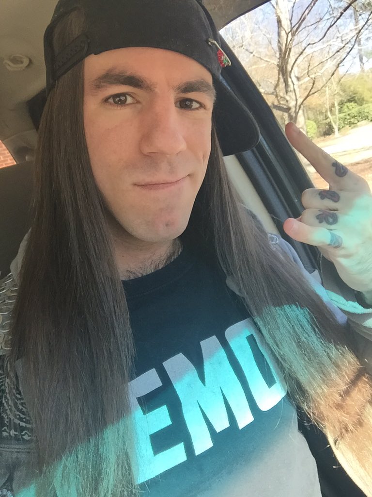 jcpics3's tweet image. Headed to #3headedmonstour 

@HawthorneHgts @TheOfficialMEST @theataris @Handxguns @_LondonFalling_ @EverybodyRun