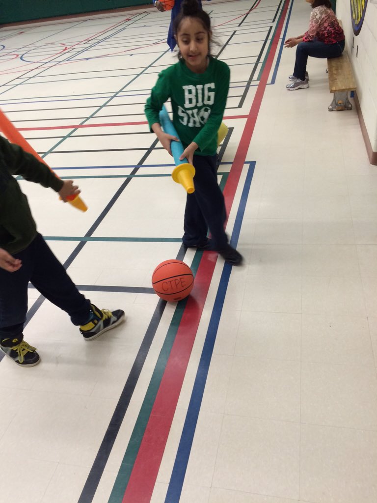 MrWorkmang's tweet image. We made fire hoses out of noodles and cones, to put out the &apos;fire&apos; #DDclass, @champlaintrail @PeelSchools