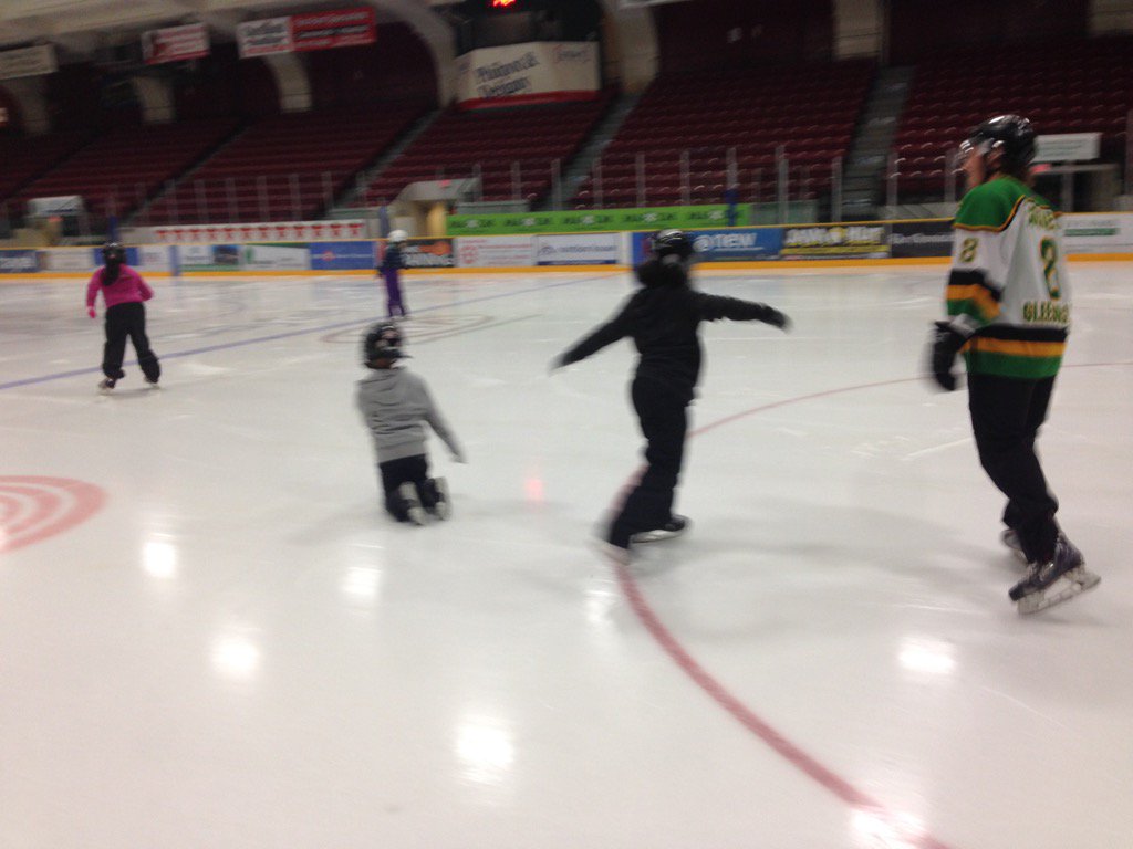 CBCcathyalex's tweet photo. With some help (skates &amp; helmets) from their friends at Holy Cross, St.Jude's Gr 3&amp;4 take to the ice #tbay https://t.co/EMxA0TgvvZ