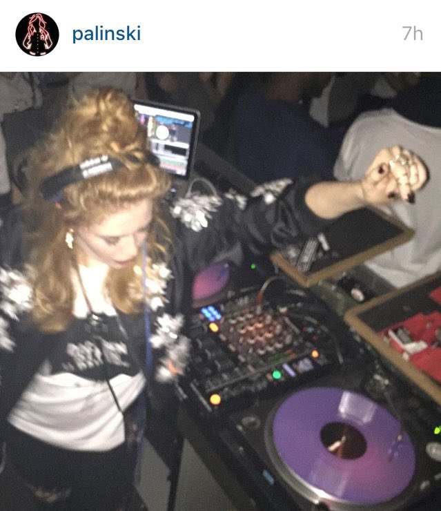 PalinskiNews's tweet photo. Schweiß Schweiß Baby 🔊💥❤️
#onewarmwinter https://t.co/BBJo0c3bSA