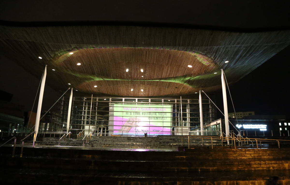 SeneddWales's tweet photo. Register your vote in #Wales on 5 May 2016 – https://t.co/8M8Bvm0W8z @BiteTheBallot #NVRD #Senedd #CardiffBay https://t.co/9DBh0imQDR