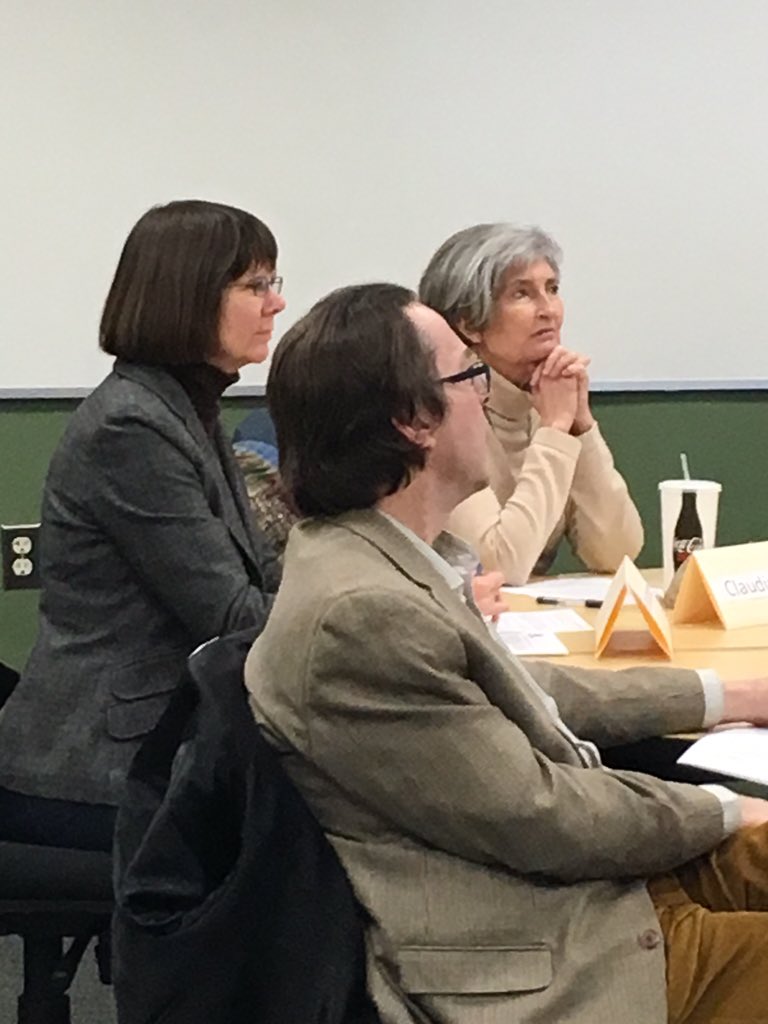 MasonGradLife's tweet photo. Our other fantastic panelists from Mason Libraries and @Writing_Center! @MasonCTFE #thrivingingradschool https://t.co/NL4FCywiuA