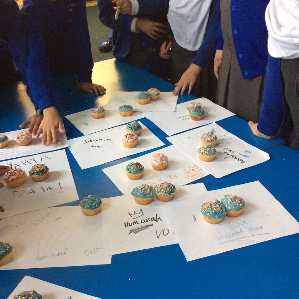 ParadisePrimary's tweet image. Friday enrichment. #baking #creative #primaryfun