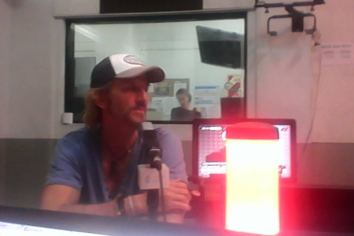 Olga_Comillas's tweet photo. @Facundo_Arana
#EntrevistandoAFacundo
#DeRadio Recientes, pasadas, Todas de interés
=https://t.co/SXgd4dlHyF https://t.co/PymkeQaImP