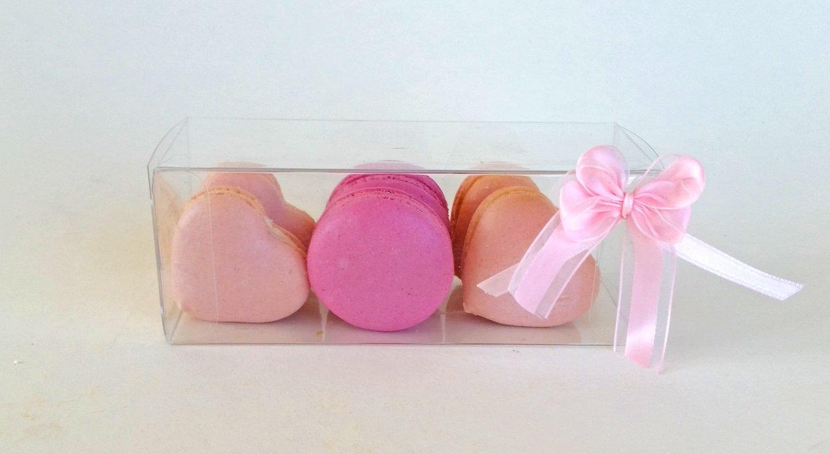 gateauva's tweet photo. Pre-order your Valentine's Day macarons and sugar cookies. https://t.co/1qU11ktNrs https://t.co/1OQvafSewC