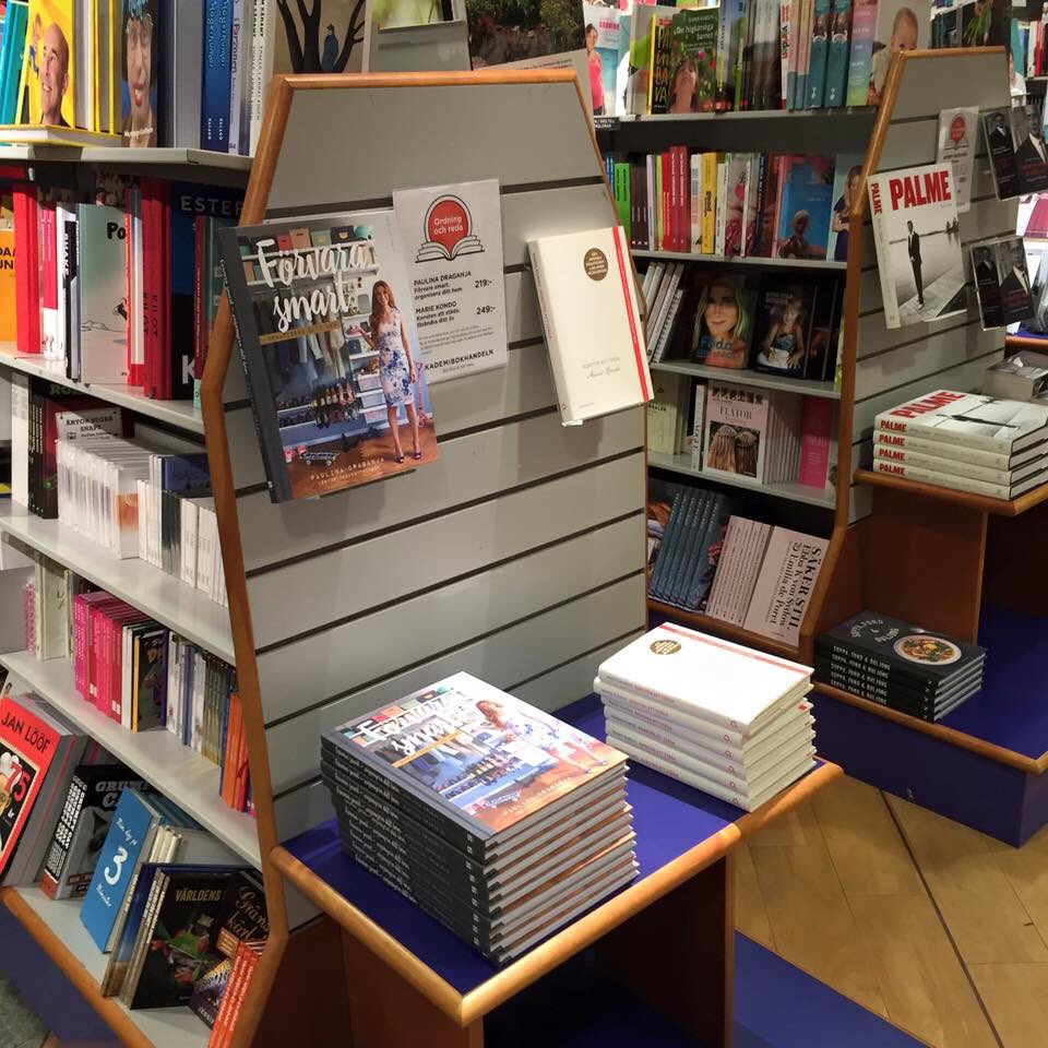 pamadra13's tweet image. På gavelplats på Akademibokhandeln! #målbild #boksläpp #lansering