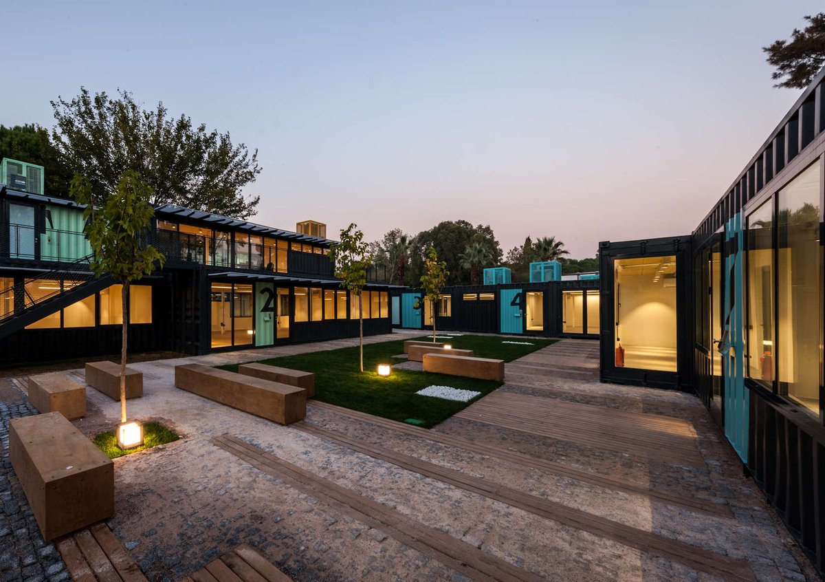 ThisIsMOTIVE's tweet photo. See shipping containers converted into contemporary office spaces: https://t.co/oYbp6umP4g via @Architizer https://t.co/2pAOrPjkiI