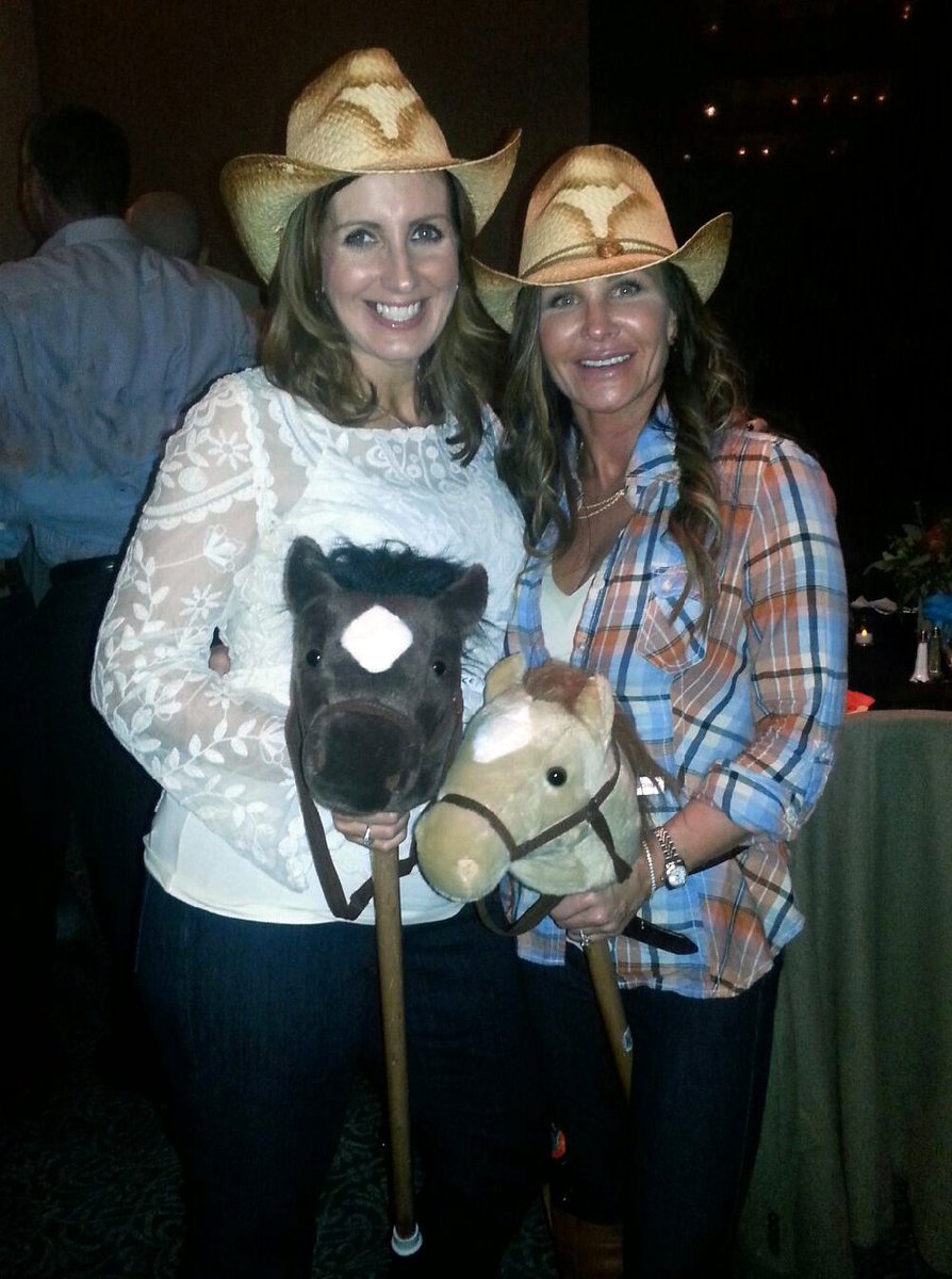 Stearns_Lending's tweet photo. The #stearnswholesale South Central team in their best western gear at #stearnsNSC NMLS#1854 https://t.co/84I0AFtKsd