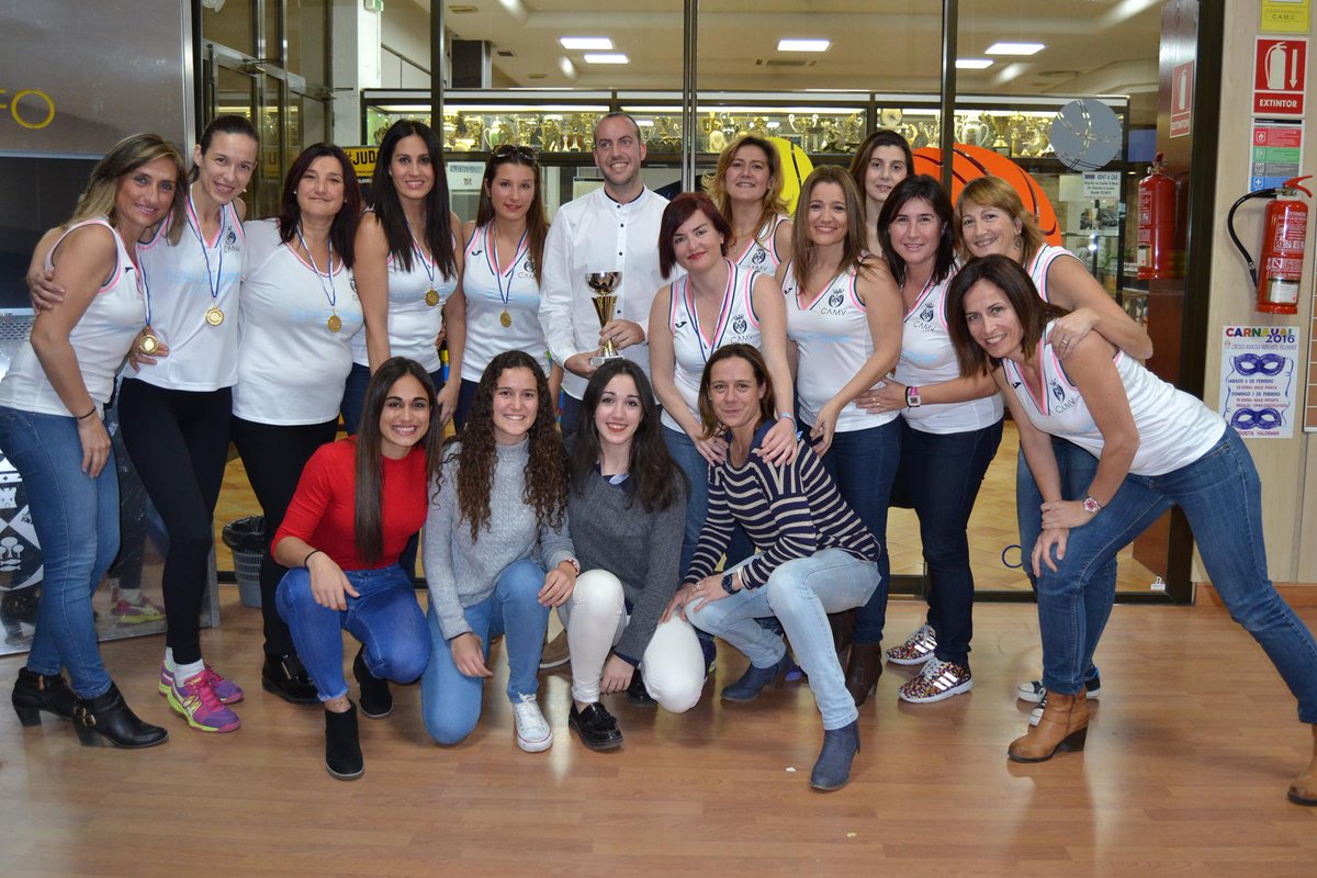 CamVillenense's tweet photo. !! Enhorabuena !! Equipo Femenino  de Padel  CAMV
Campeonas Provinciales por equipos 2015 https://t.co/qN23vMiDX3