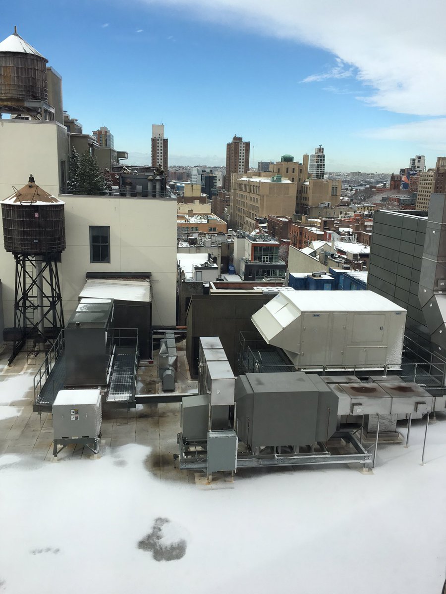 JeromeTomasini's tweet image. What a difference an hour makes in NYC #WeatherEdition #DIYslideshow #SlideLeft