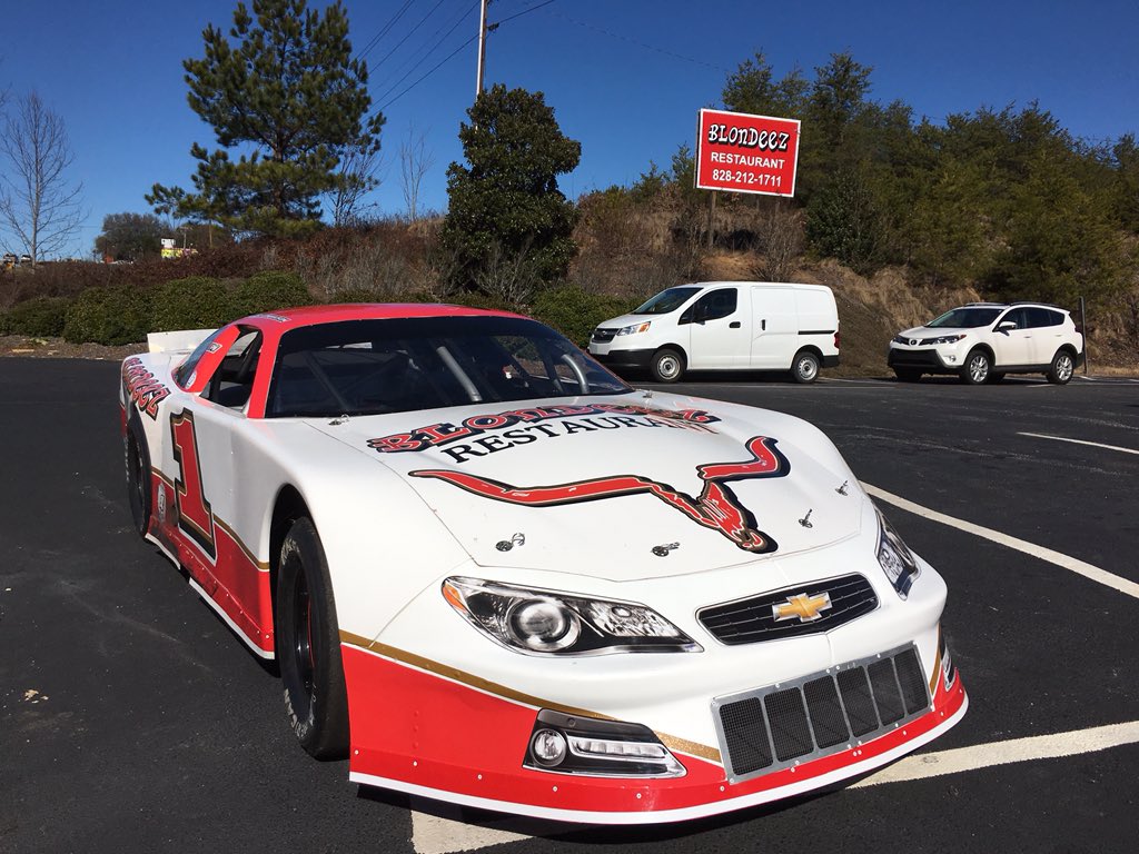 dylonwilson's tweet photo. The 2016 Blondeez Restaurant Chevy is ready for a big season! https://t.co/J63D9pT9ix