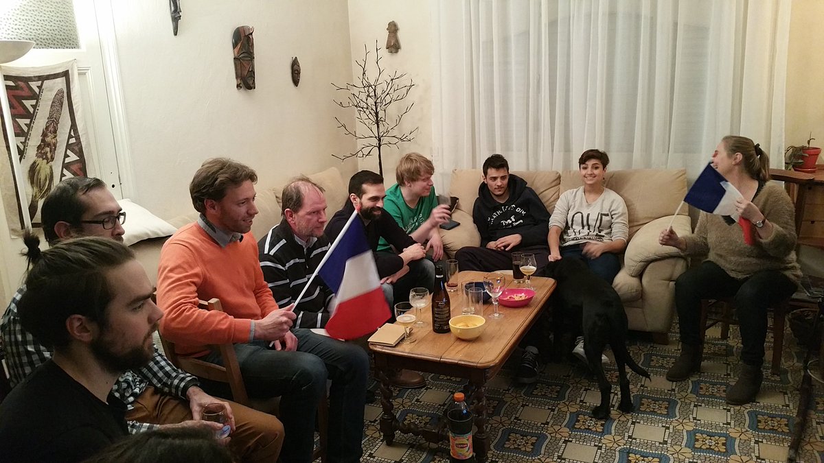 NordiquesFC's tweet photo. Les Nordiques soutiennent l'équipe de France. #TousBleus #floorball @floorballFR Demain match contre l'Islande. https://t.co/PIhCxDnZIe