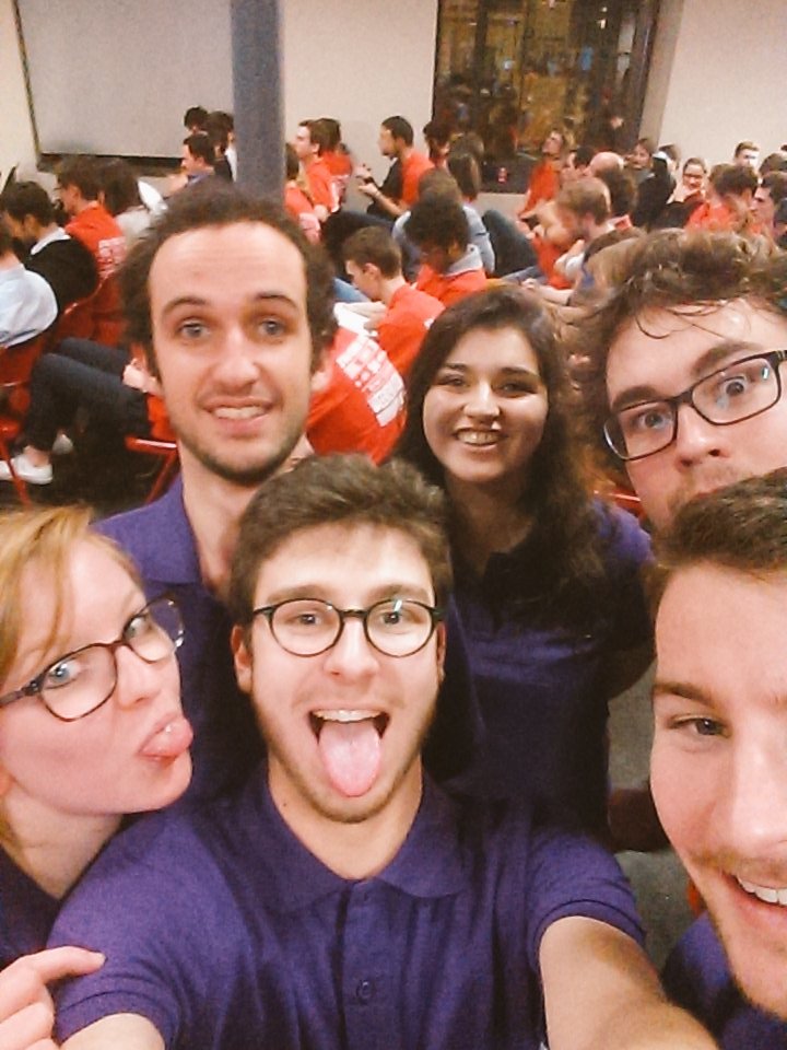 concoursTEE's tweet photo. Les orgas #SWLILLE sont chauds-bouillants ;) ! #SWLILLEmakers https://t.co/Oa7nq22D8s