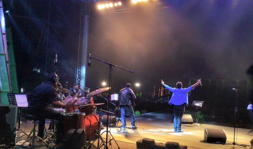 dsathyaprakash's tweet photo. What a show!!! Love you VIT ✌🏼️😍😘 #positiveVibes #Rivera #VIT #KME #SingerKarthik #ProShow https://t.co/gCK1NN1gEr
