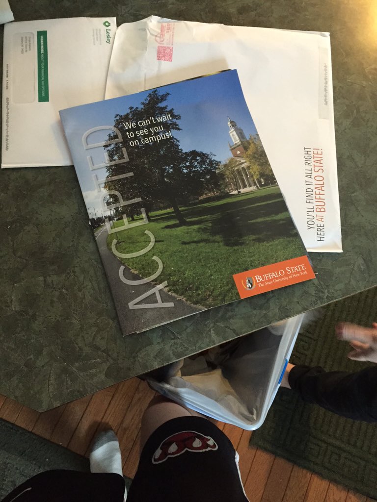 EmyleWatkins's tweet photo. hello #buffalostateaccepted #buffstate2020 #arthistory #journalism #BFA https://t.co/i0psVAPRxX