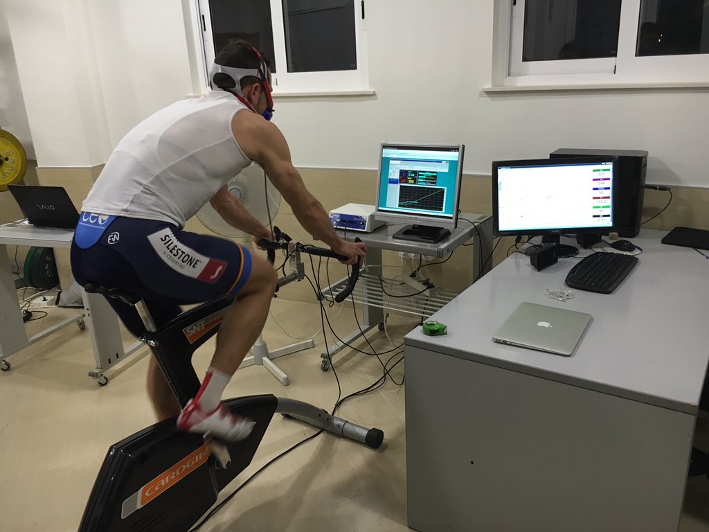 HPSportsSci's tweet photo. Buena tarde de #antropometrías e #incrementales en el Stage de Triatlón en #CARMurcia de este fin de semana! https://t.co/I2OlYYscGw