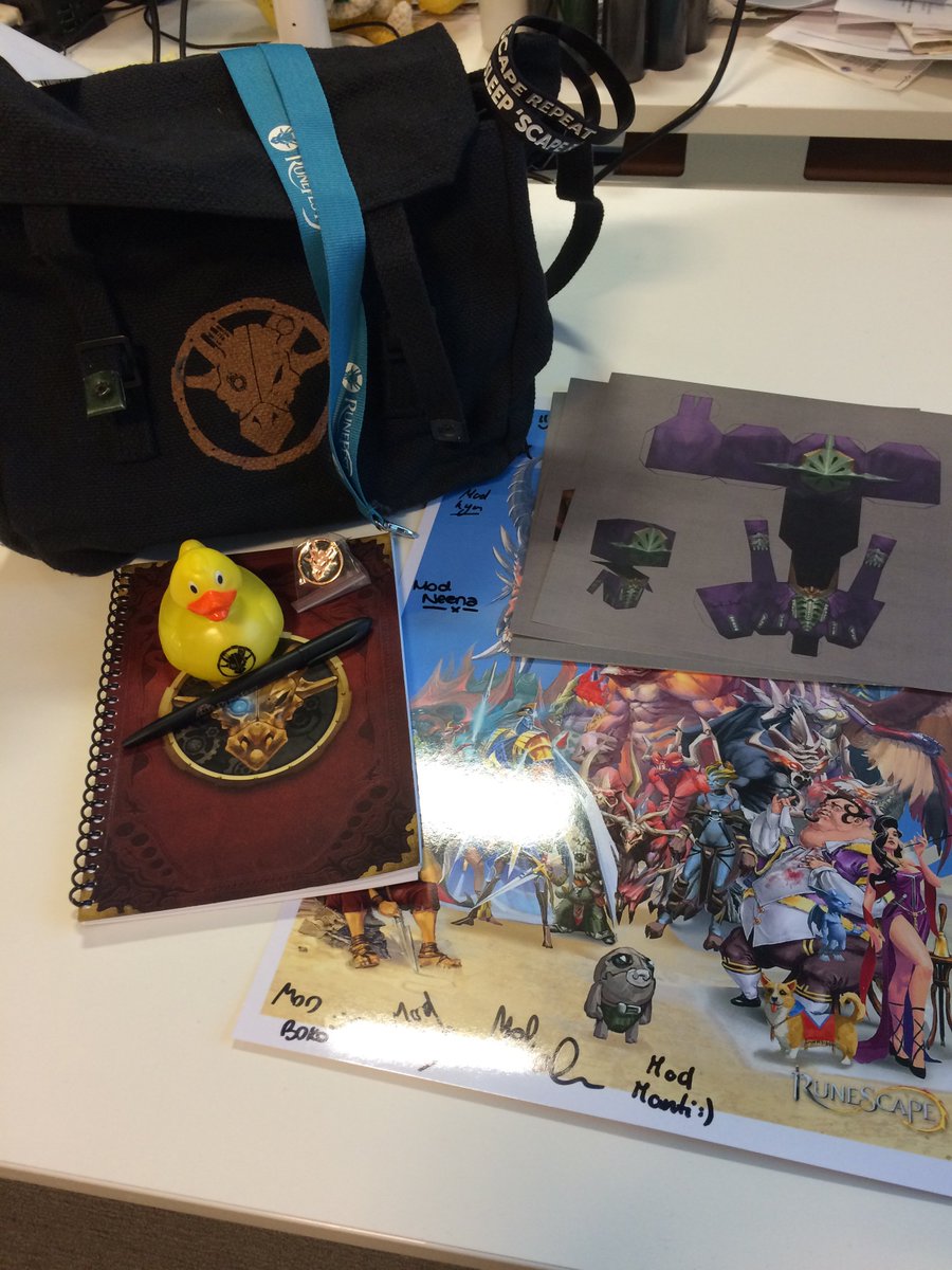 It’s #FreeStuffFriday time!

Just RT and follow to enter to win all these <a href="/RuneFest/">RuneFest</a> goodies!

Good luck 😎 🎁 🏆