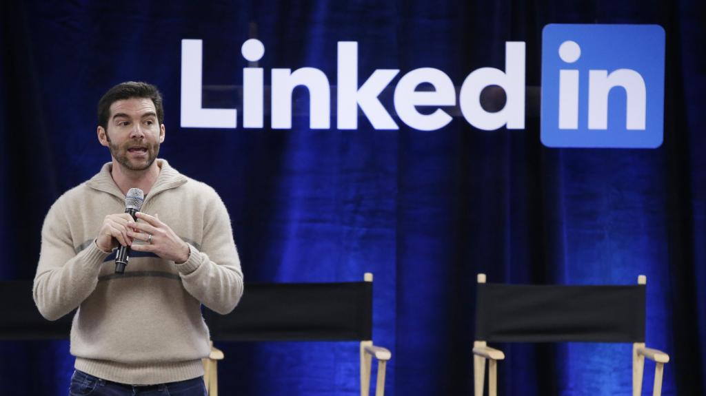 Forbes's tweet photo. LinkedIn is having a worse day than you https://t.co/fe6TrYwW2H https://t.co/cukuU79WTG