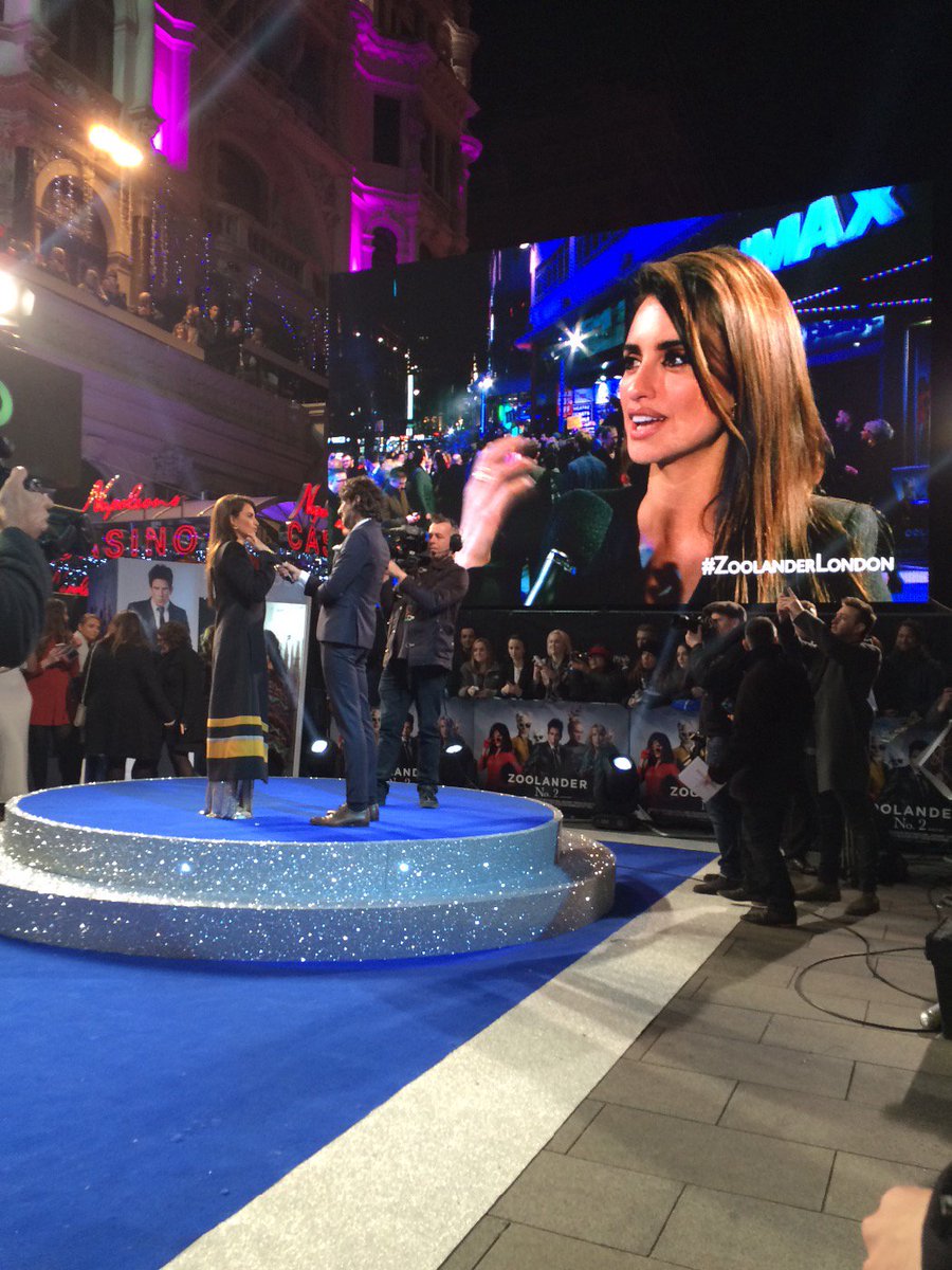 ivannsasso's tweet photo. Beautiful Penélope Cruz yesterday at Zoolander 2 premiere. @UKFilmPremieres #zoolanderlondon #penélopecruz https://t.co/Paddp7x8FM
