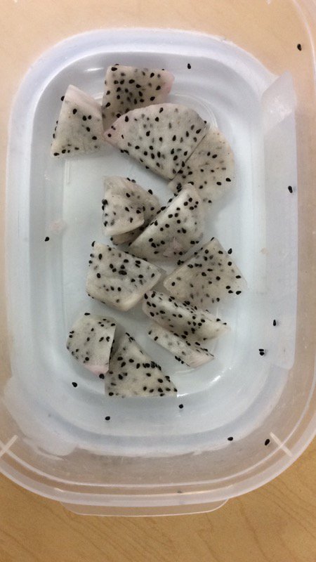 LavalleyTeaches's tweet image. Can you guess what today's Healthy Eating Challenge fruit was? We had 15 brave students try it. #coolnamefruit #dbps