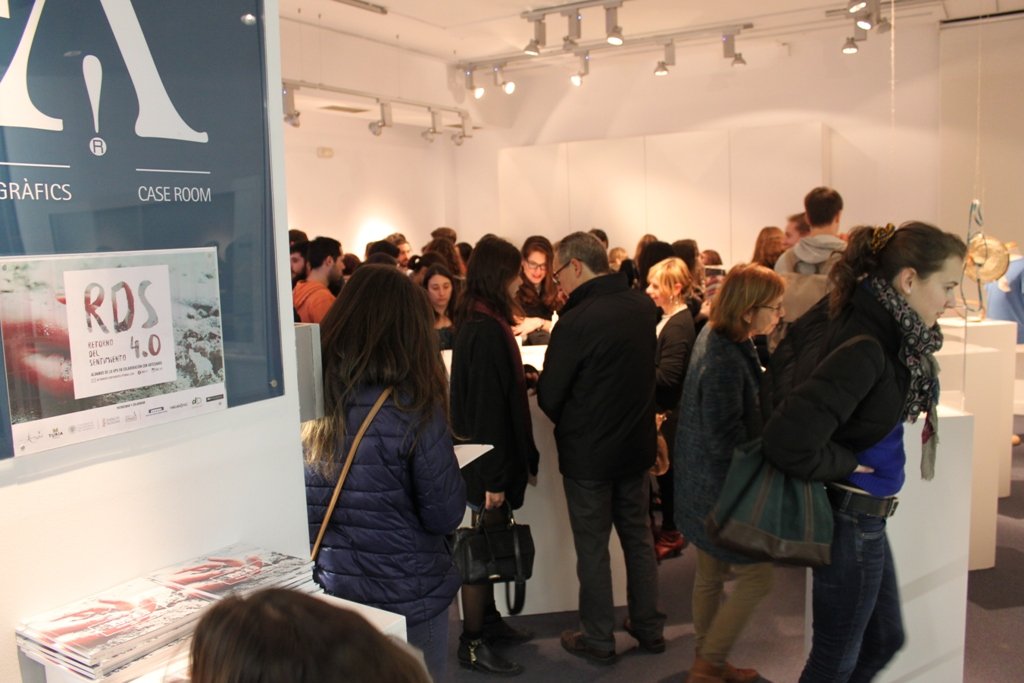 GVAinicotur's tweet photo. .@NatxoCosta amb el disseny i artesania en inauguració exposició @RDS_2016 @GVAartesania @UPV @GVAinforma https://t.co/1WRrywd7ey