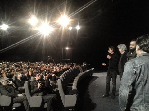 #travelling2016 #cinéTNB  Présentation en avant première de "Dégradé" des frères Nasser devant une salle comble •