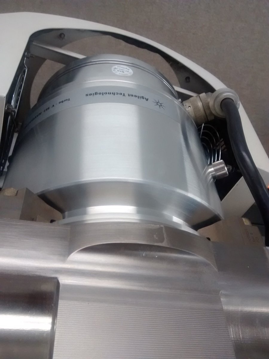 3kids2cat1dog's tweet image. Goodbye old friend #TurboEXchange.
Hello @agilent, you pump down quick!
#FridayAfternoonJob #RealTimeChem