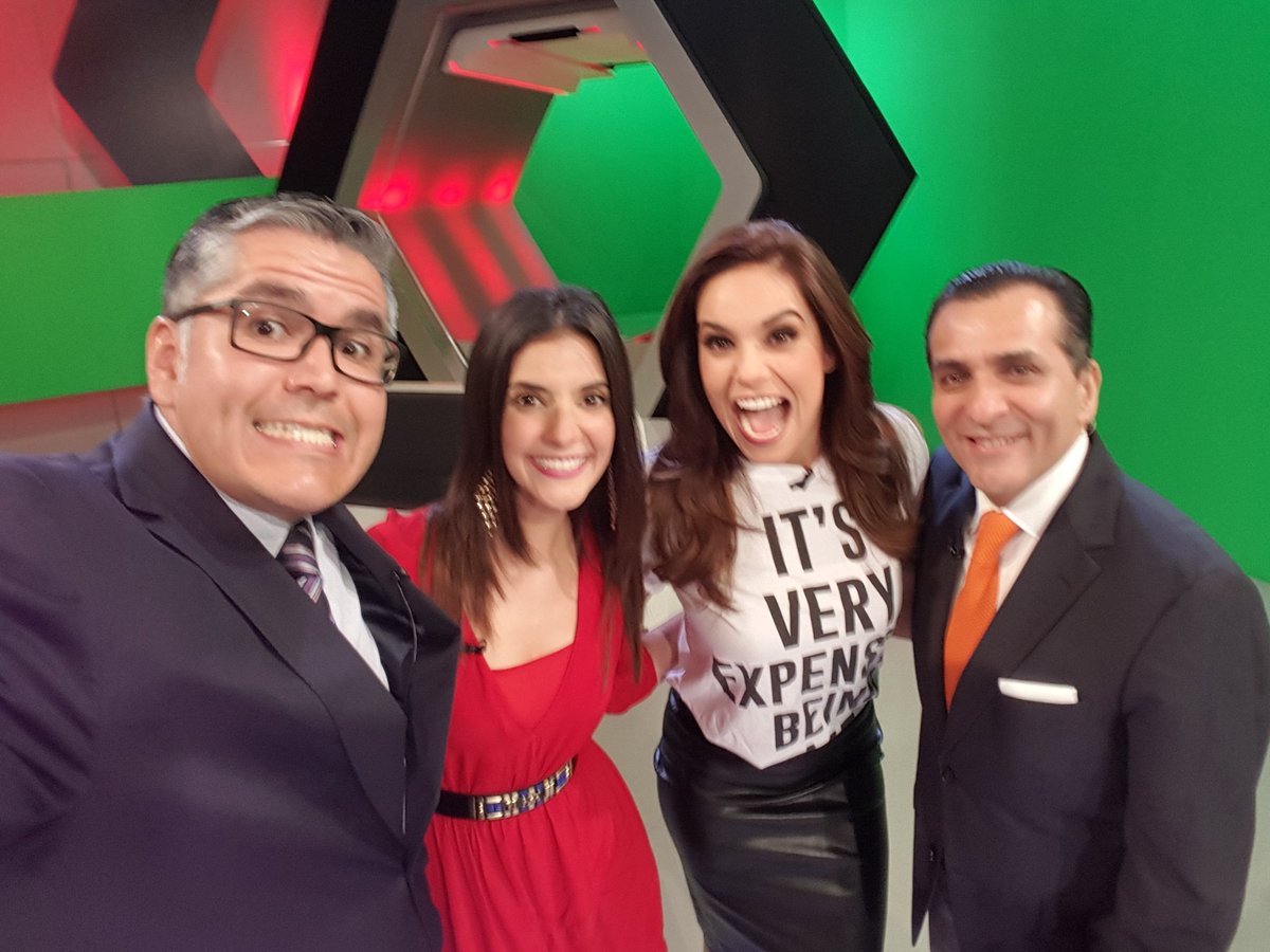 RAYALETT's tweet photo. #MercyTown's pride!!! Mi paisana @taniarin de visita en deporte caliente con @renibor y @rvargas_oficial https://t.co/lXJJaXpTQY