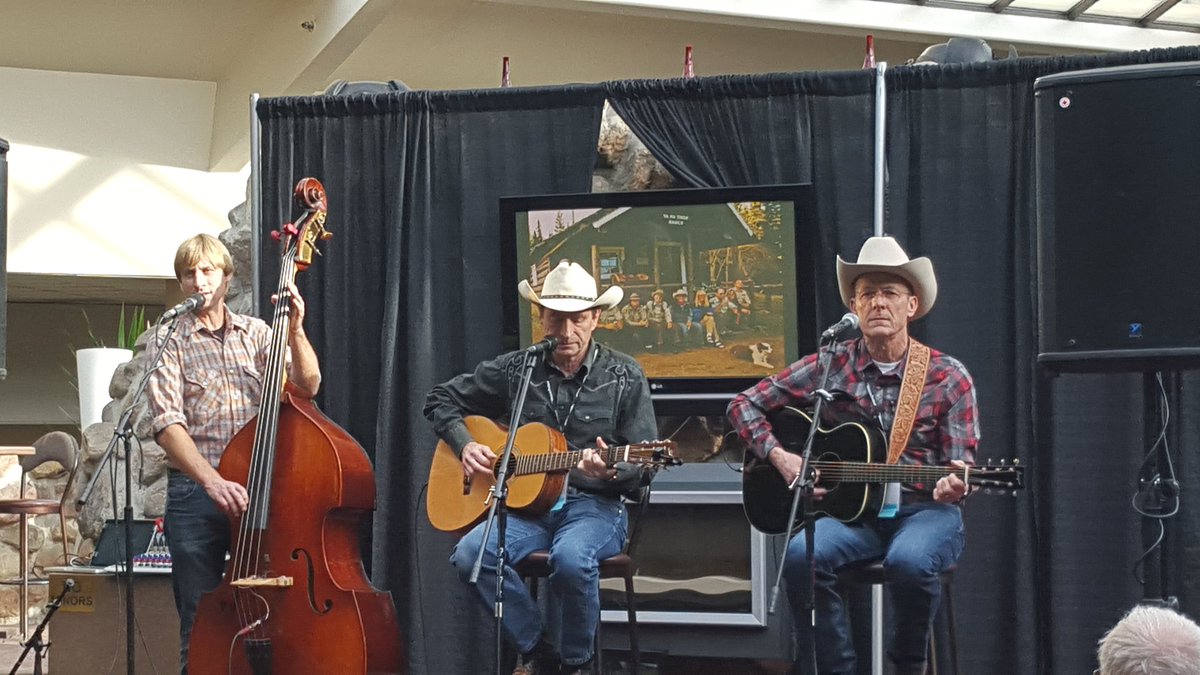 ArdrossanAG's tweet photo. Listening to "The Wardens" at #abagsoc #convention #yeg AWESOME ENTERTAINERS! https://t.co/8nisUzwIoL