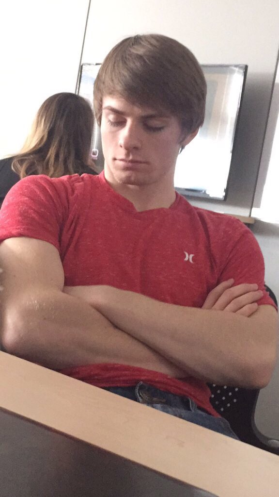 AAHSpassouts's tweet photo. Asleep but still straight flexin https://t.co/rRQqAIHclL