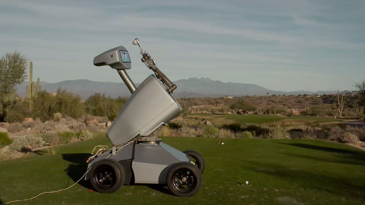 WeeklyPique's tweet photo. VIDEO: A robot just hit a hole-in-one on the #PGATour!? https://t.co/8CeGUiwg7z @mcwm .@PGATOUR https://t.co/lTXpusbdxU