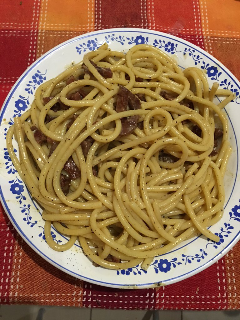davidabellan's tweet photo. Yisuscrist I'm eating it lol https://t.co/Q60NjnGHrN