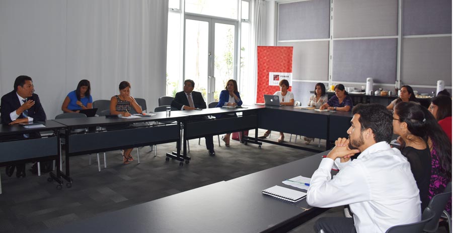 GRADEPeru's tweet photo. @svaldesp presentó experiencia "Chile Gestiona" a funcionarios de @MineduPeru https://t.co/rqLvQmjHHC #proyectoFORGE https://t.co/oJMvfy4eXZ