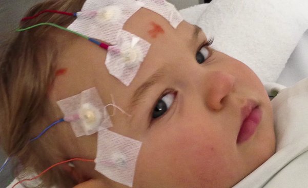 DailyMirror's tweet photo. Dad uses CANNABIS OIL to treat his daughter's EPILEPSY https://t.co/wYlYSFjblR https://t.co/wREhqOkyyL