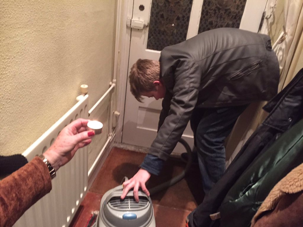 De jeugd van tegenwoordig ruimt op bij de mensen @JOPpkn @Sirkelslag