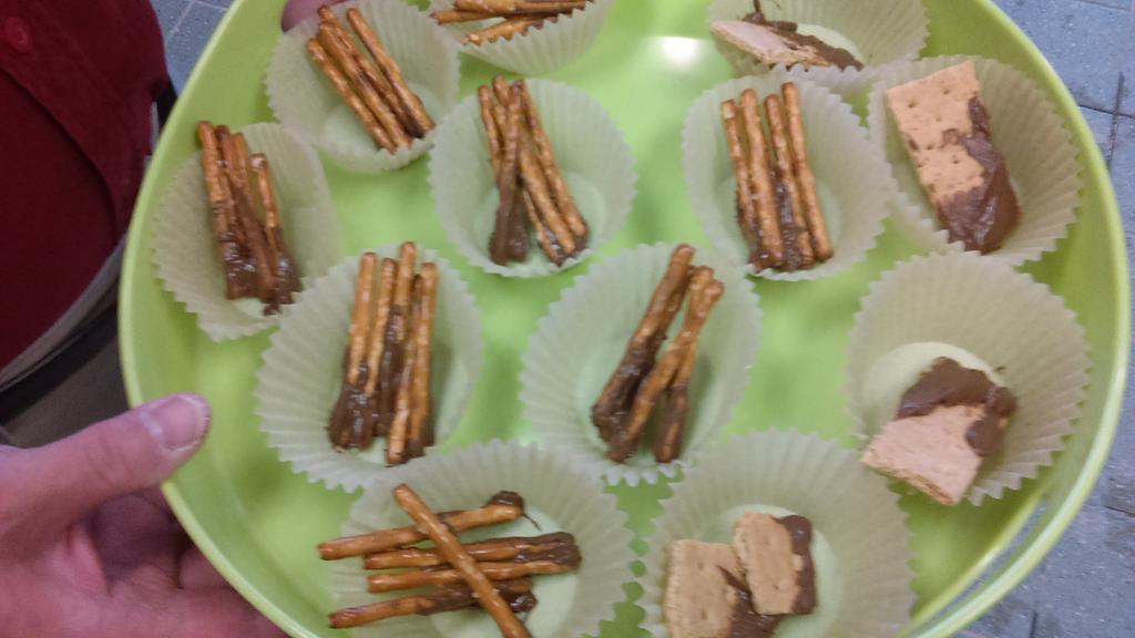 maninder_burmi's tweet photo. #WorldNutellaDay,nutella with pretzels! How u like eating it @BrianGervais_TD @elliss5 @JessicaKeus @NicholaDouse_TD https://t.co/eab7iJOrlG