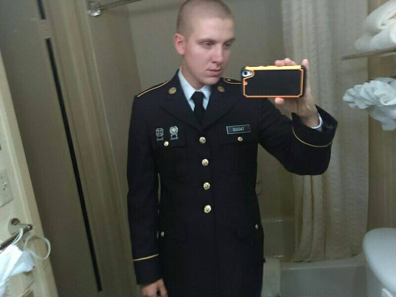 lovebug0130's tweet photo. You did it! c: You're officially a soldier! And I've never been prouder, baby <3 https://t.co/REpujx9aUW